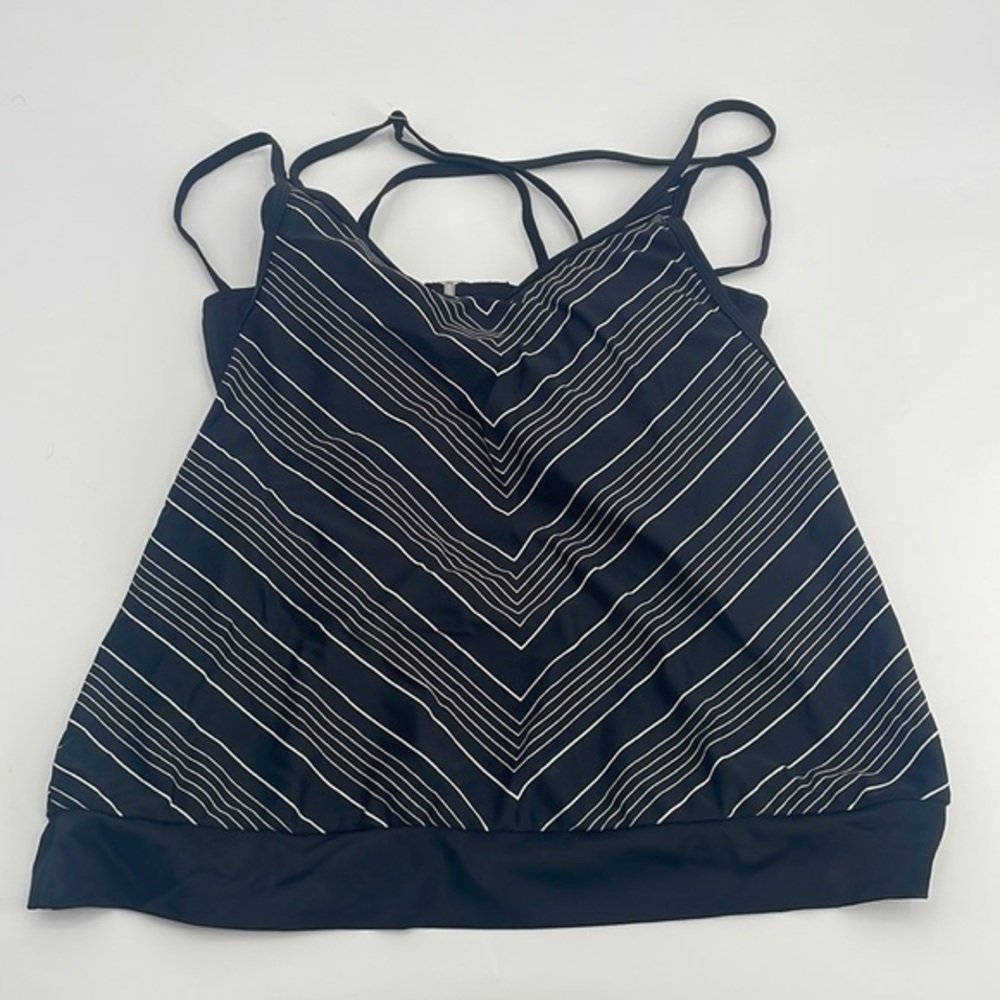 UEC Athleta black athletic tank top with built-in sports bra 36 B/C